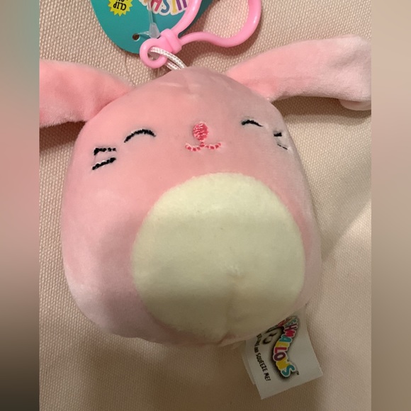 🐰 Bunny squishmallow clip on pink - Picture 2 of 3